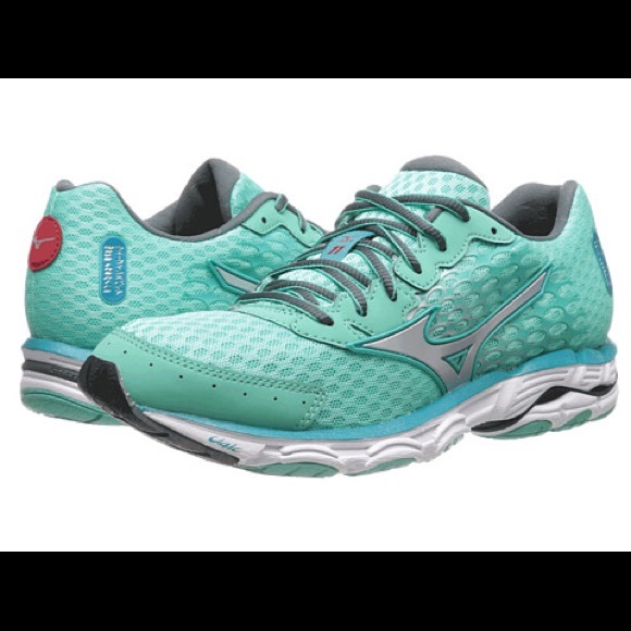 Mizuno Shoes - 🍁SALE Mizuno Wave Inspire 11